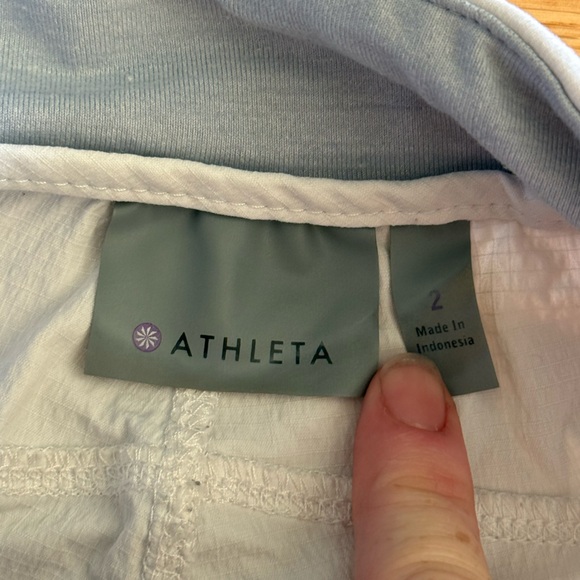 Athleta Trekkie Cargo Shorts - Picture 5 of 7
